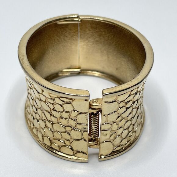 Gold Tone Wide Embossed Metal Clamper Hinged Bangle Bracelet Fashion Statement - Picture 4 of 6